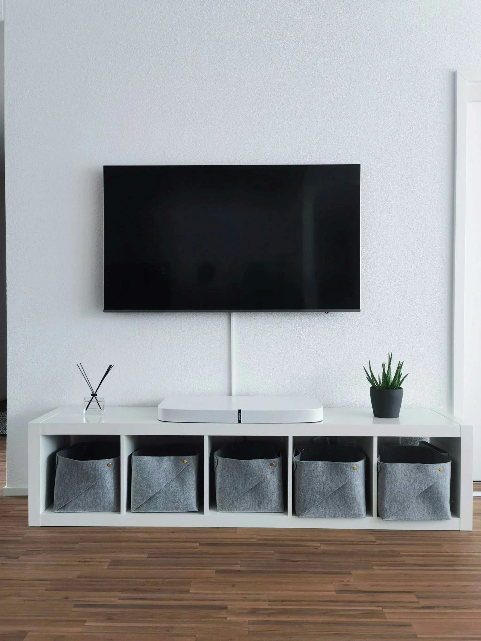 How High Should I Mount My TV? Ergonomics, Comfort, and Aesthetic Tips