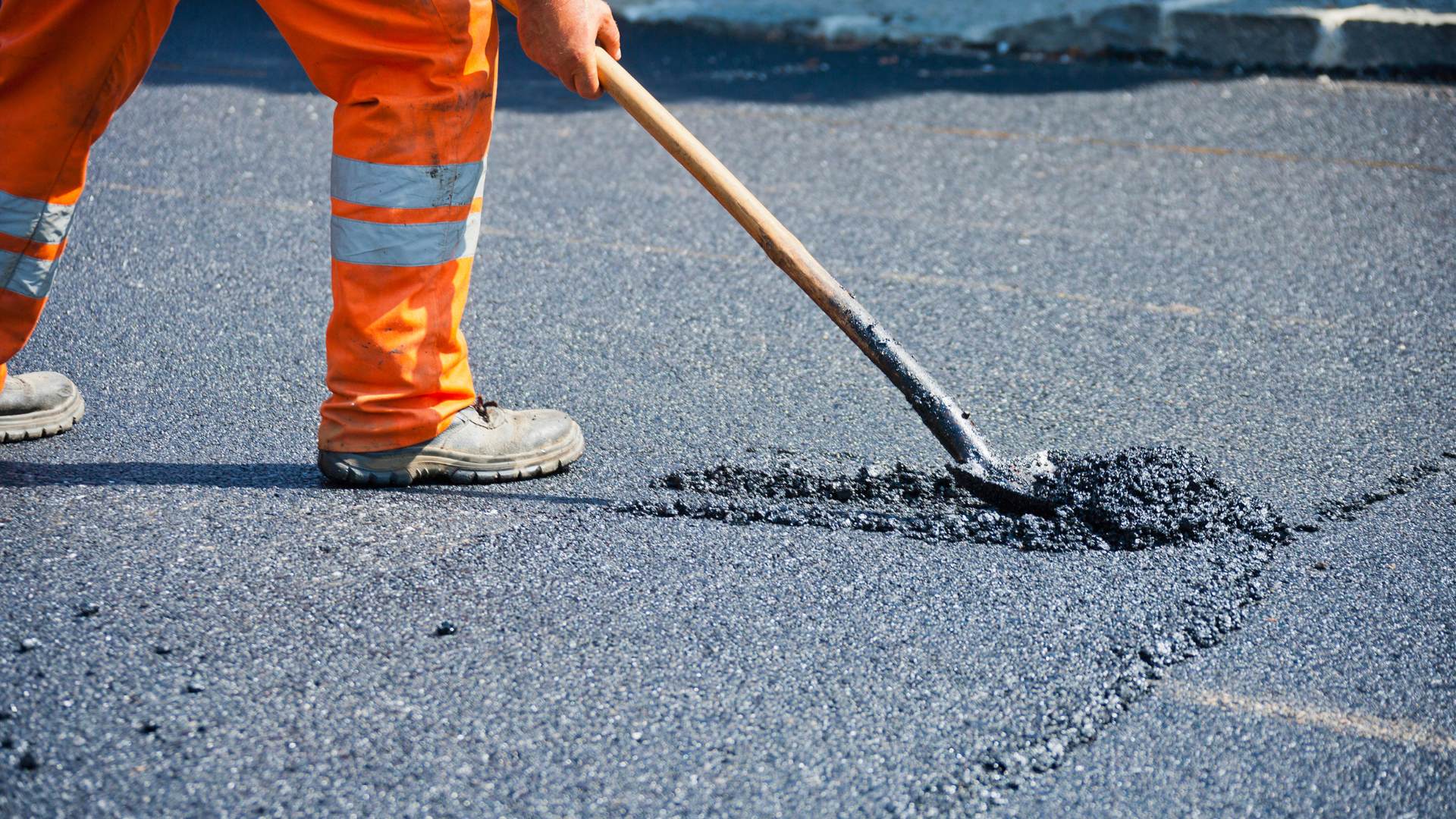 How Asphalt Repair Utah Services Extend Pavement Lifespan